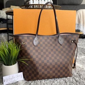 ‼️Sold‼️💯 Guaranteed Authentic Neverfull MM‼️💗